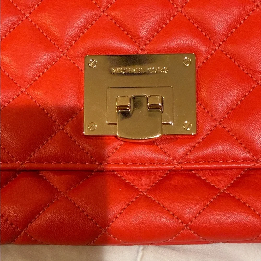 Michael Kors Vivianne Quilted Shoulder Crossbody Leather Purse Bag